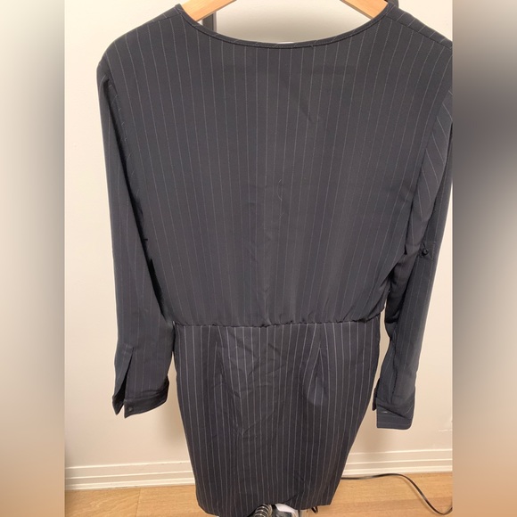 Navy pinstripe Boss dress - Picture 4 of 8